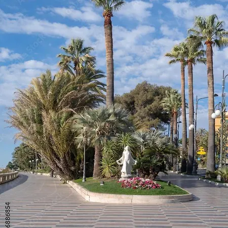 Diana 1 アパート *